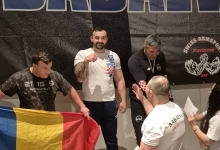 JAK NA OBARAČU Dean Lenće prvak Hrvatske u obaranju lijevom rukom, a viceprvak desnom