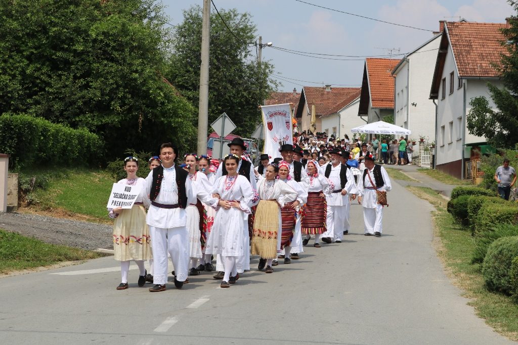 NEDJELJA U PREKOPAKRI Šest KUD-ova na Smotri folklora