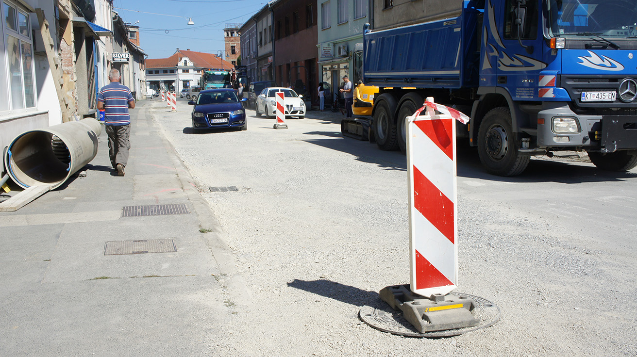 AGLOMERACIJA U BROJKAMA U kolovozu manje kopali