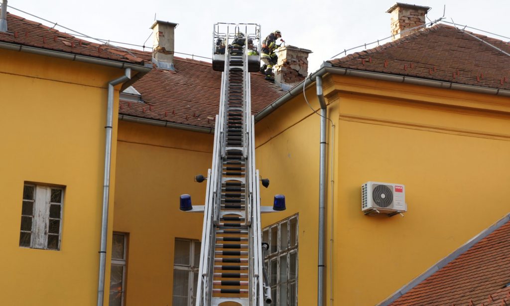 ŠTETA OD POTRESA U Pakracu prijavljena 42 objekta