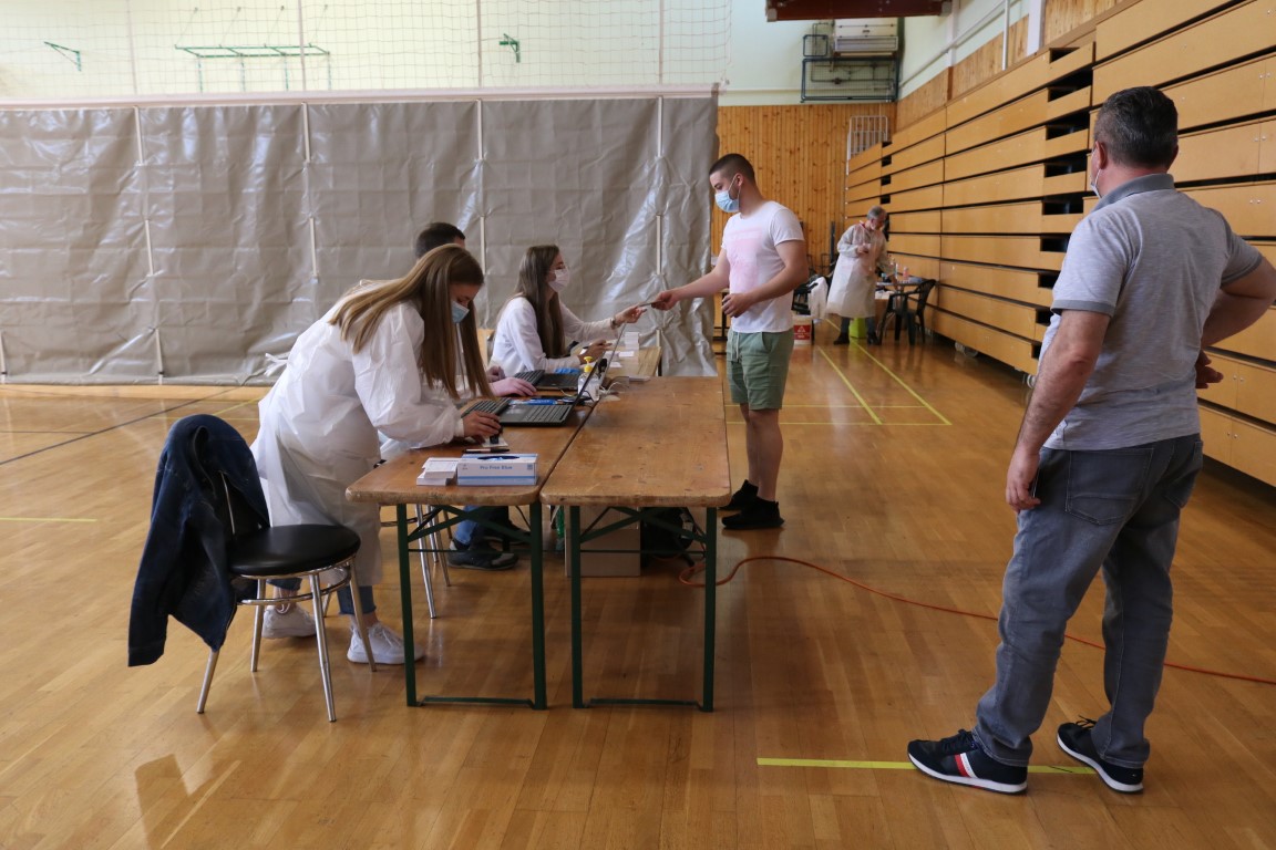 CIJEPLJENJE PROTIV KORONAVIRUSA U TRAVNJU Cijepljenje seli u ambulante