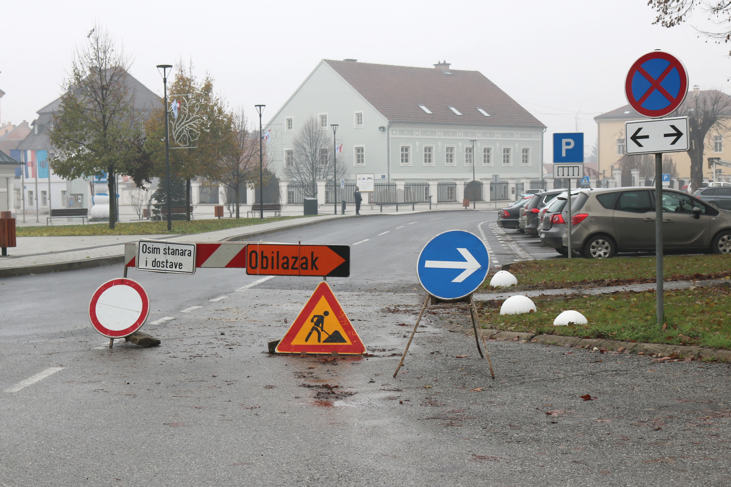 RADOVI NA TRGU B. JELAČIĆA Privremena prometna regulacija ostaje do 7. siječnja