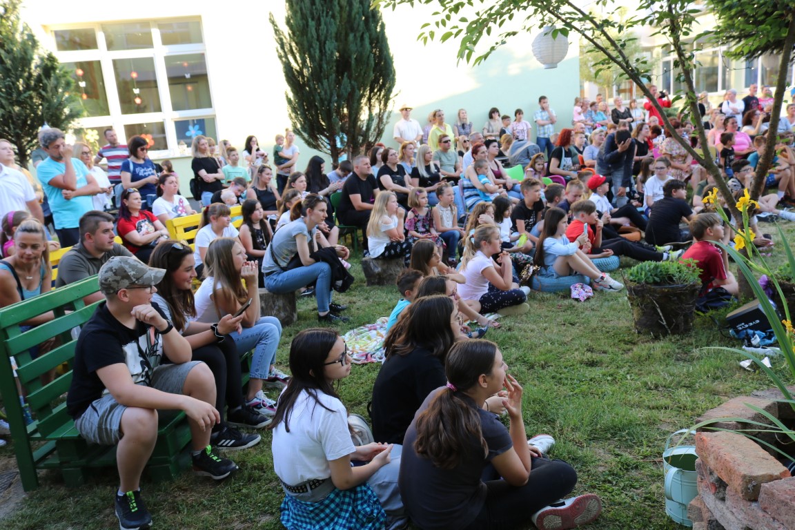 OSNOVNA ŠKOLA BRAĆE RADIĆA Vrtni festival povodom Dana škole