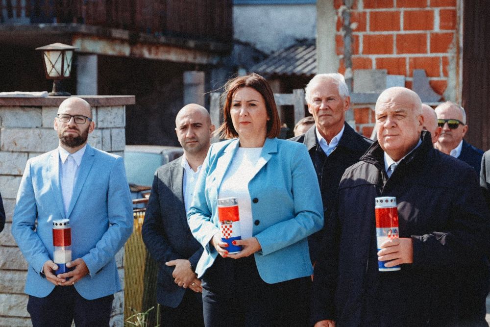 Dan Grada Lipika obilježen polaganjem vijenaca
