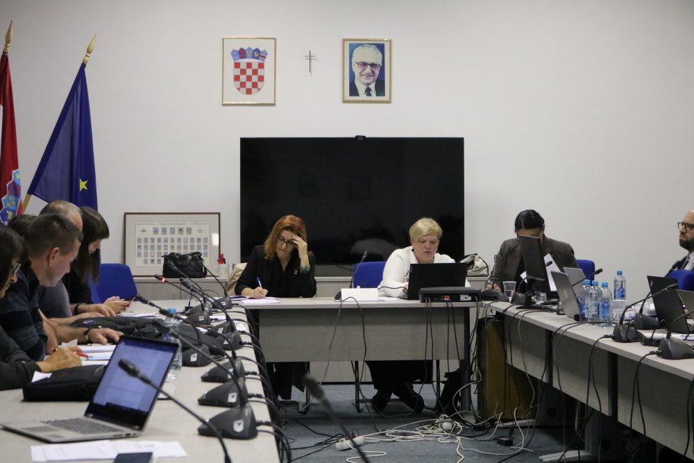 GRADSKO VIJEĆE PAKRACA Otvaranja područnog odjela glazbene škole do problema Poduzetničkog centra