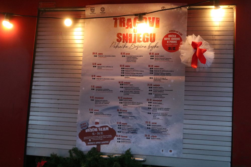 OTVORENJE BOŽIĆNOG SAJAMA U PAKRACU Tragovi u snijegu zasjali još jednim sjajem