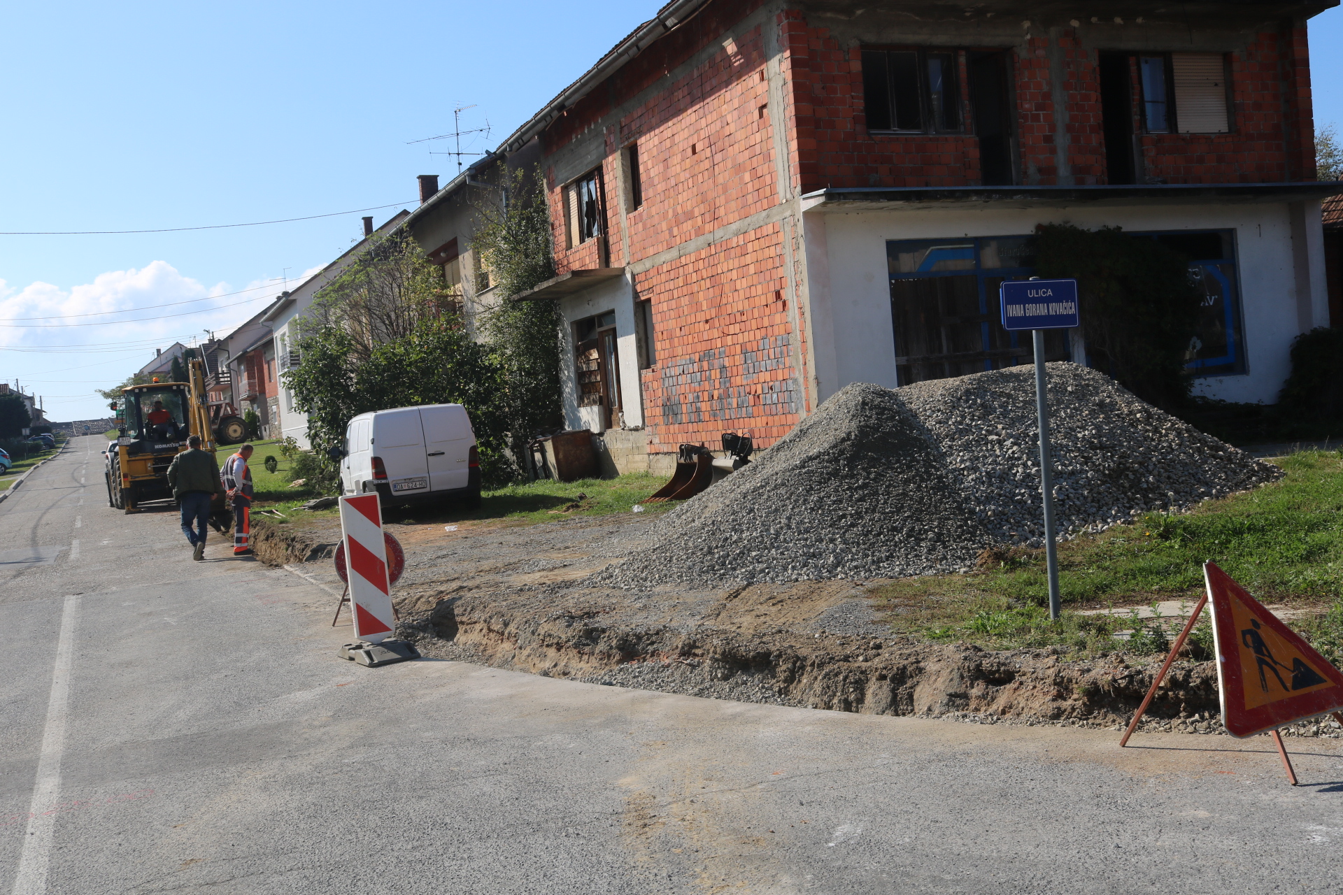 RADOVI NA CESTI Ulica I. G. Kovačića dobiva novi asfaltni sloj