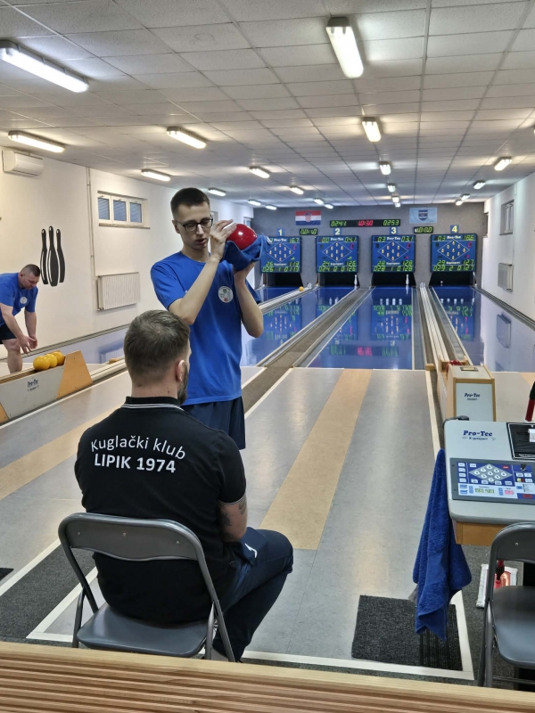 d34da1d7-a30c-4d53-82a9-2ef3816013b4