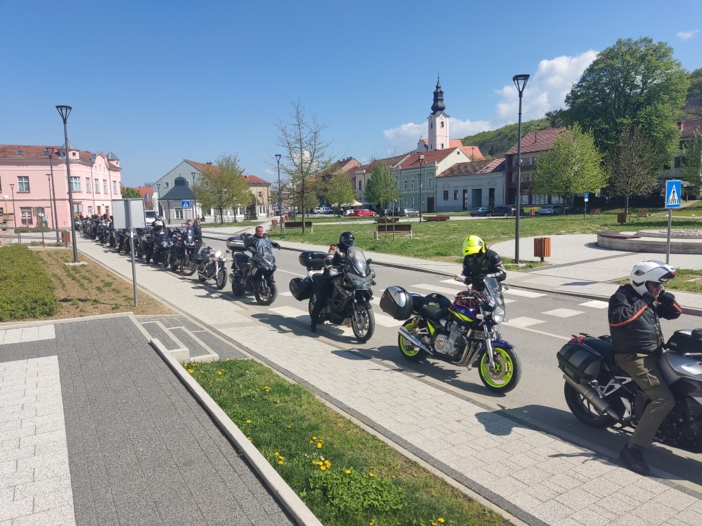 MOTOCIKLISTI POSJETILI PAKRAC Projekt 32 krunice za 32 godine