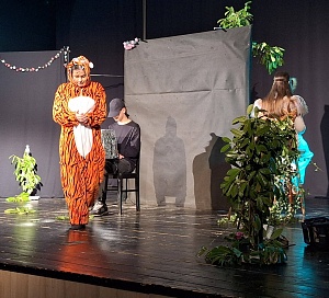 kazalisna predstava internet u sumi