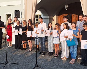 OGŠ PAKRAC Završni koncert u reprezentativnom ambijentu dvorišta Janković