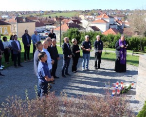 BLAGDAN SVIH SVETIH Predstavnici grada odali počast preminulima