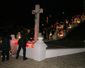 POZIV GRAĐANIMA Sveta misa i paljenje svijeća u spomen na Vukovar i Škabrnju