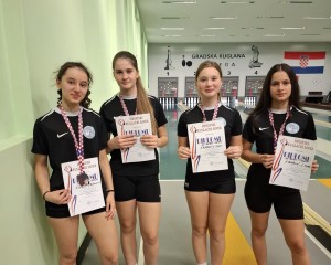 SREBRO I BRONCA OKO VRATA Mlade kuglačice Pakrac-Papuka rasturile na Prvenstvu Hrvatske