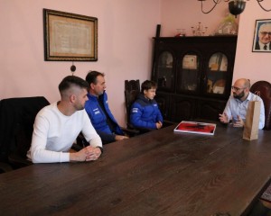 Gradonačelnik Novinc zahvalio mladim motocross talentima Stefanu Lenčeu i Matiji Tessariju