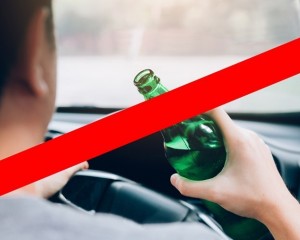 Pod utjecajem alkohola od 3,67 promila i bez vozačke dozvole upravljao neregistriranim i neosiguranim vozilom