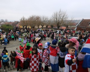 MAŠKARE PAKRAC 2026. Najmlađi oduševili građane šarenom povorkom