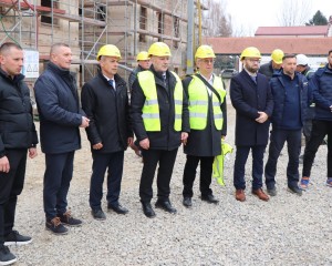 Ministar hrvatskih branitelja Tomo Medved obišao Braniteljski centar u Pakracu