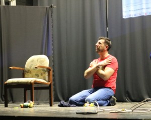 „KAKO RAZUMJETI MENE S AUTIZMOM“ Monodrama dirnula publiku u Pakracu