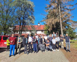 IZLET ZA OSOBE S INVALIDITETOM Na stazi oko Omanovca planinarilo 36 šetača