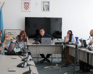 GRADSKO VIJEĆE Pogreška u odluci o cijeni otpada i rasprava o gradskim kreditima obilježili sjednicu